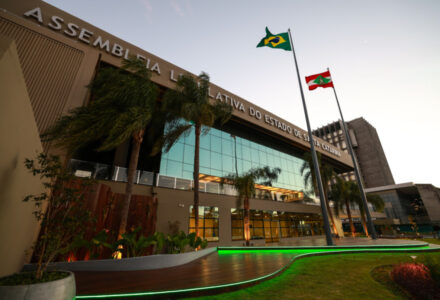 Fachada do prédio da Assembleia Legislativa de Santa Catarina
