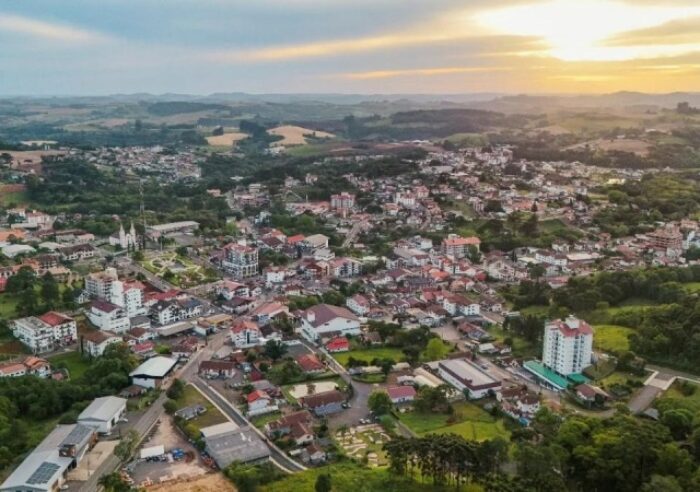 Vista de atrativo turístico no município de Treze Tílias