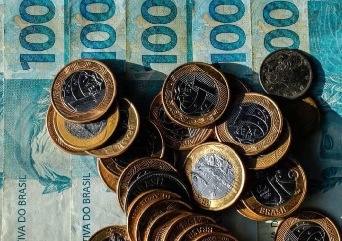 Governo confirma novo salário mínimo de R$ 1.741 e valor já tem data para cair na conta