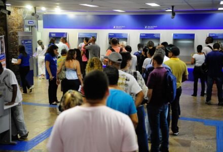 Bancários farão paralisação de 24 horas nesta quinta-feira