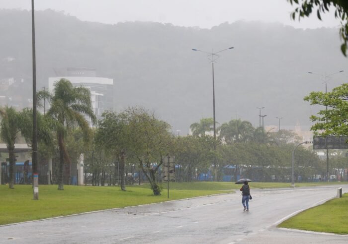 Equipe ou estrutura da Defesa Civil de Santa Catarina em operação de monitoramento.