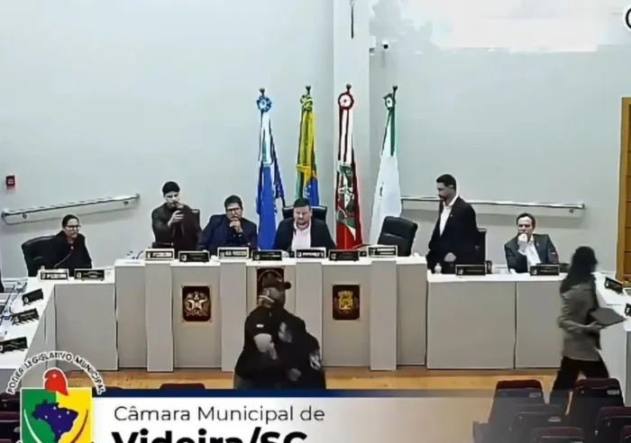 Prefeitura de Videira abre processo contra servidor após confusão na Câmara e critica uso da tribuna; leia a nota