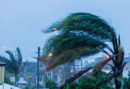 Ciclone extratropical provoca temporais e ventos de até 90 km/h