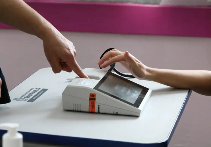 Eleitor sem biometria pode votar no segundo turno das eleições