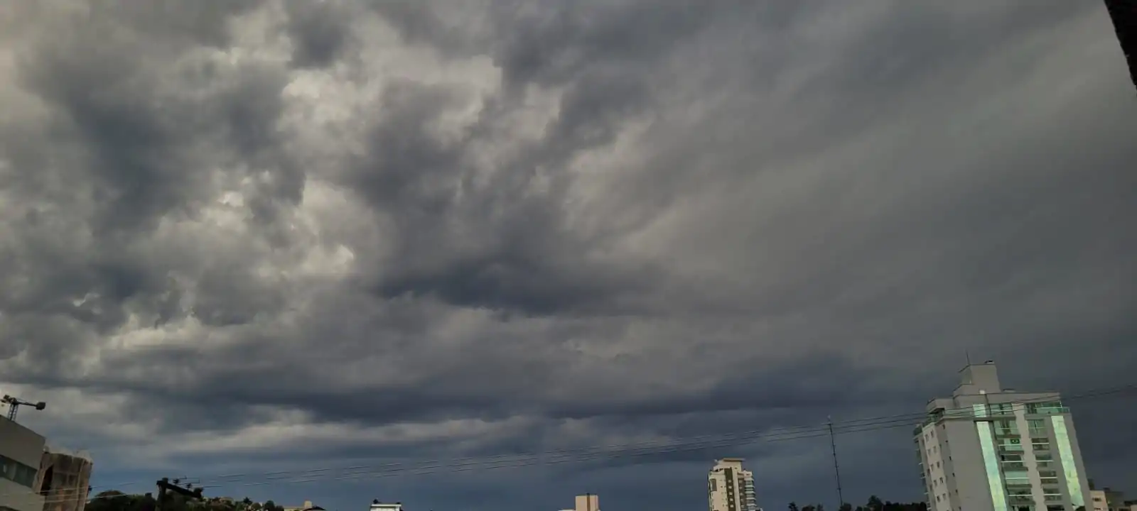 Inmet alerta para temporais nesta quarta-feira no Oeste de SC