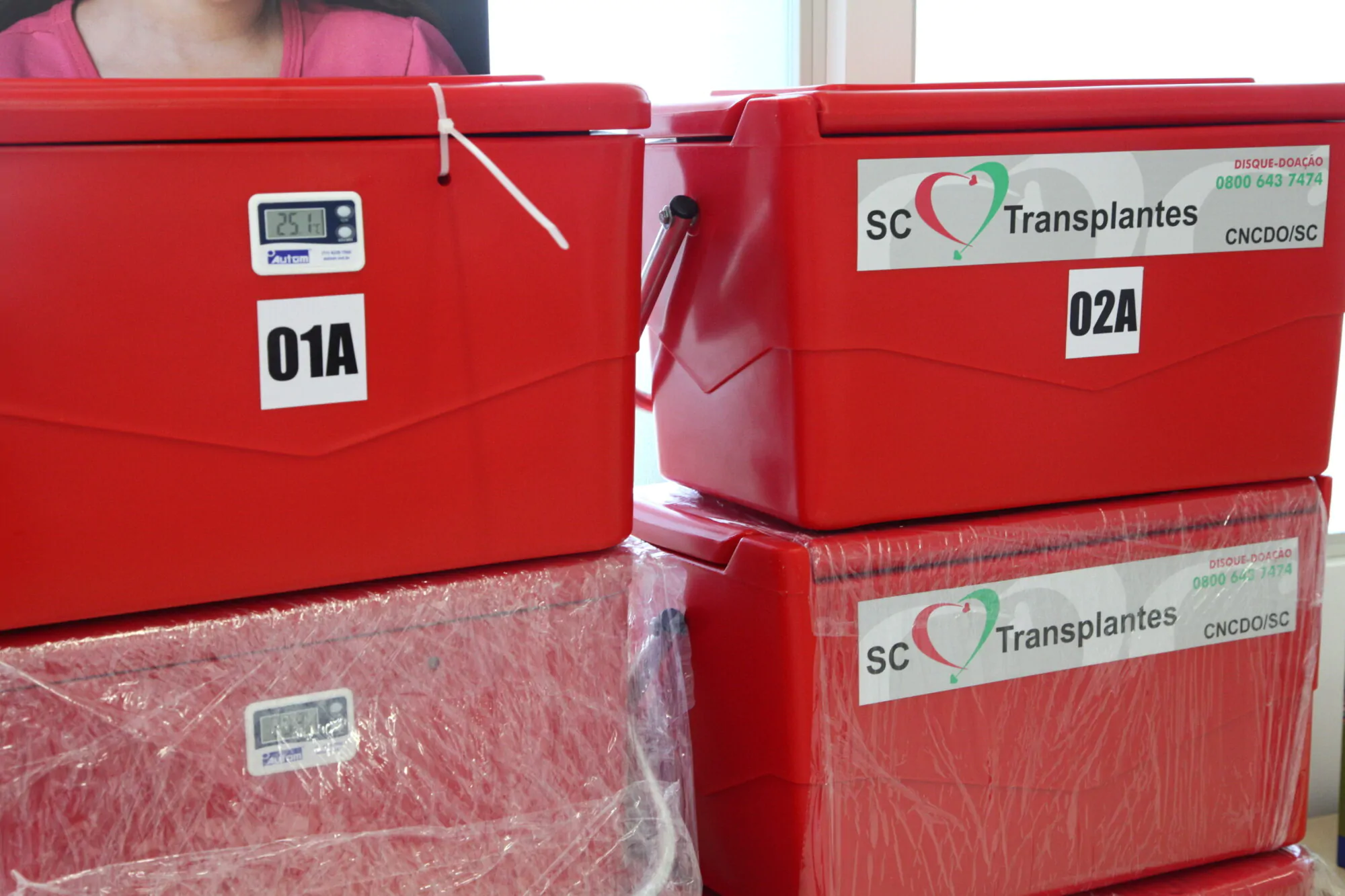 Ambiente hospitalar com profissionais da área médica