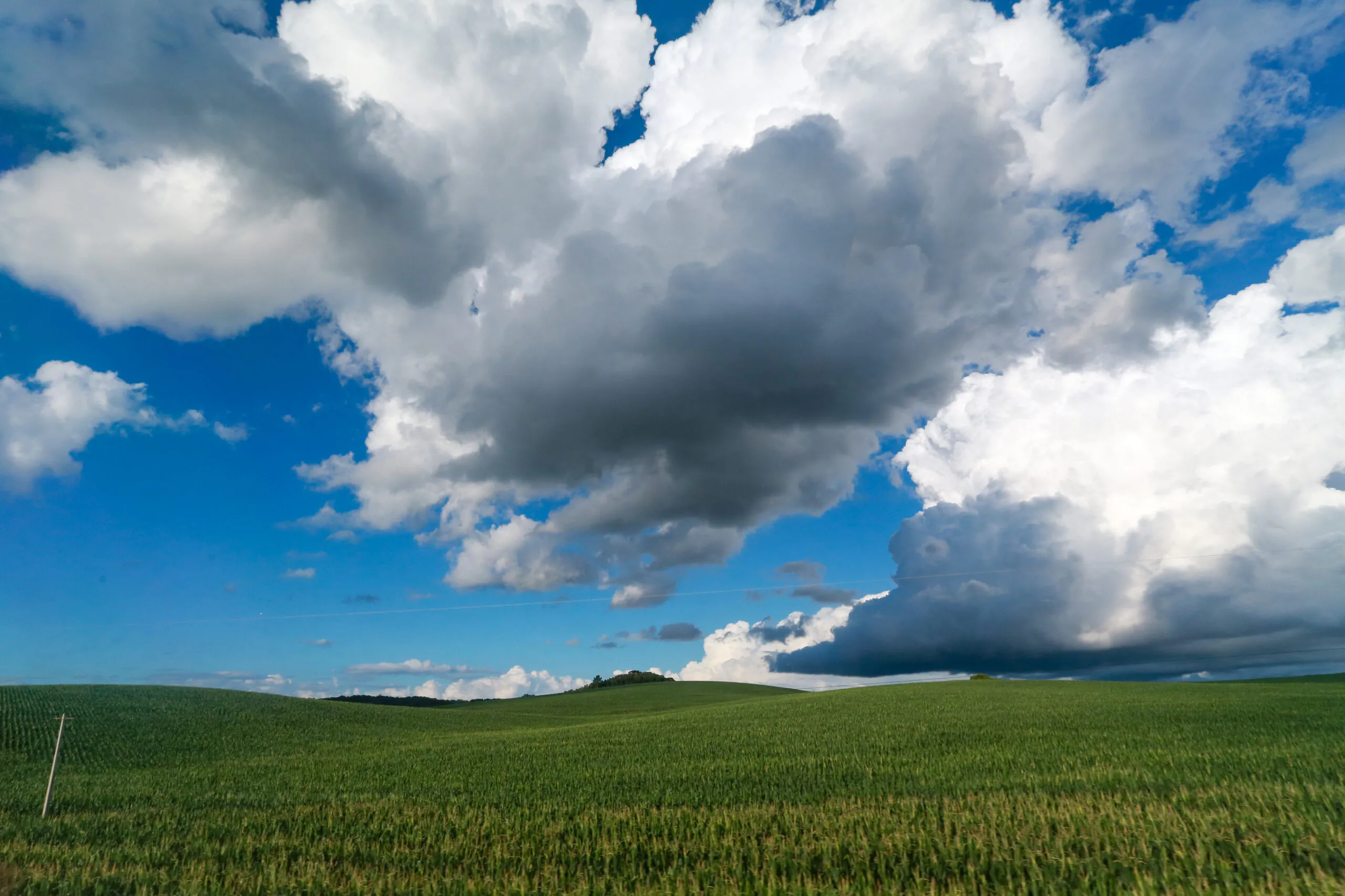Ceu com nuvens e sol em Santa Catarina.