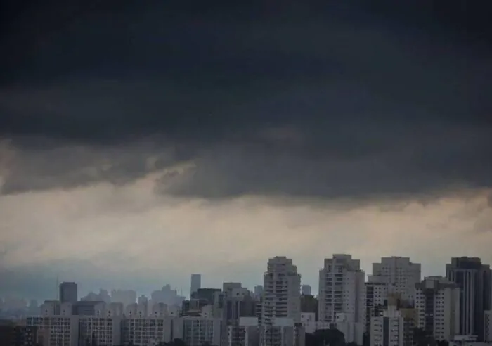 Alertas de tempestade severa deixam autoridades em estado de atenção em Santa Catarina